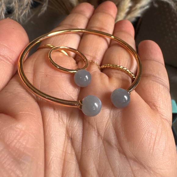 Tiffany & Co Retired and HTF Moonstone 18k RH Ring - Picture 17 of 17